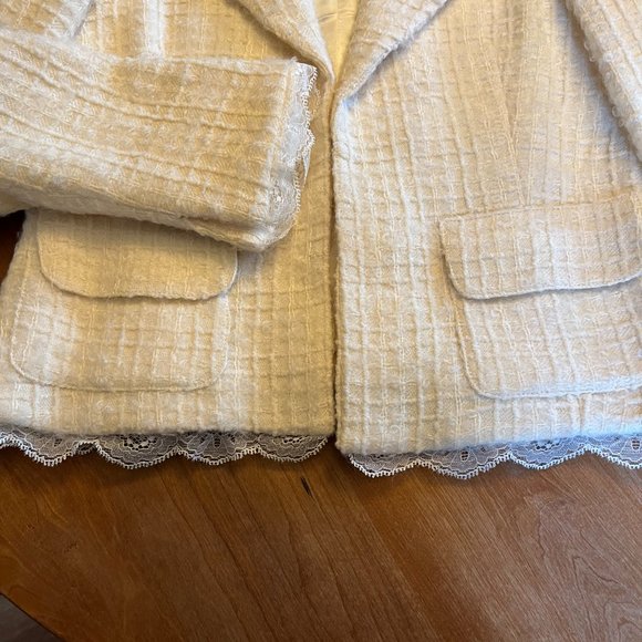 San Remo Cream waffle texture with lace trim, Fits size 8 - Picture 6 of 9